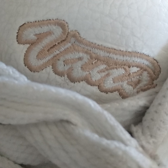 COPY - Vintage VANS Shoes. White Leather Gold Vans Logo. Giulietta Style. Women… - Picture 5 of 12